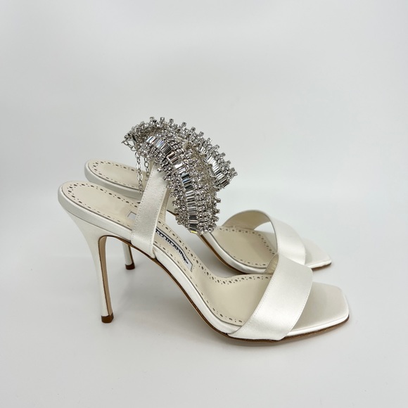 MANOLO BLAHNIK Parinasan Embellished Sandals - Picture 4 of 10